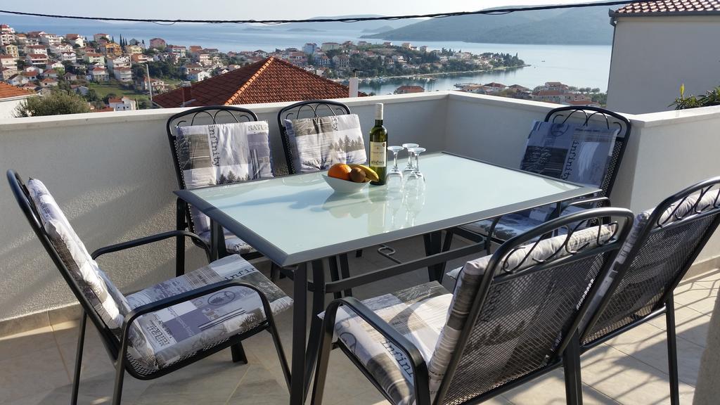 Apartments Plejic Seget Vranjica Exterior foto
